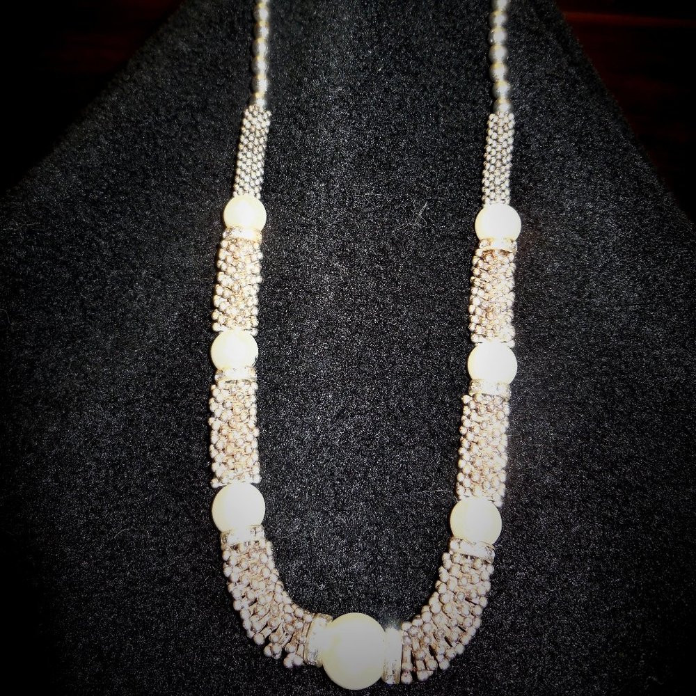 Pearl and metal necklace 20"